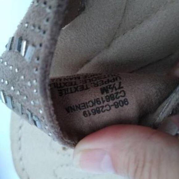 White Mountain Cliff Cienna Tan Embellished Sandals Flip Flops Sz 7.5 - Picture 2 of 7